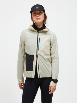 Cream Women Peak Performance Vislight Polartec® Alpha™ Insulated Wind Jacket | US-NDEHO0352