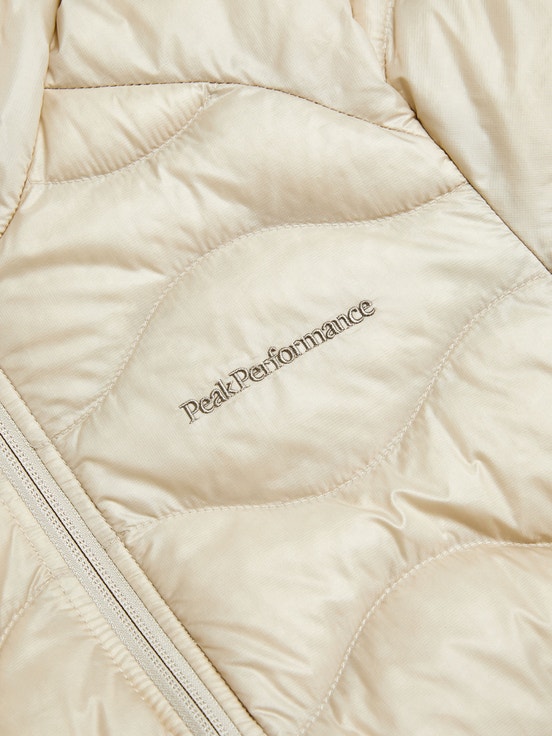 Cream Women Peak Performance Helium Down Jacket | US-VPIYL0893