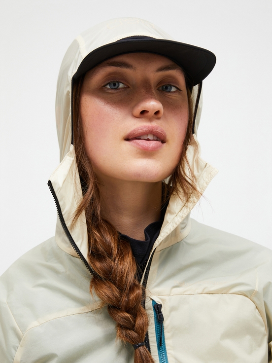 Cream Women Peak Performance Vislight Polartec® Alpha™ Insulated Wind Jacket | US-NDEHO0352