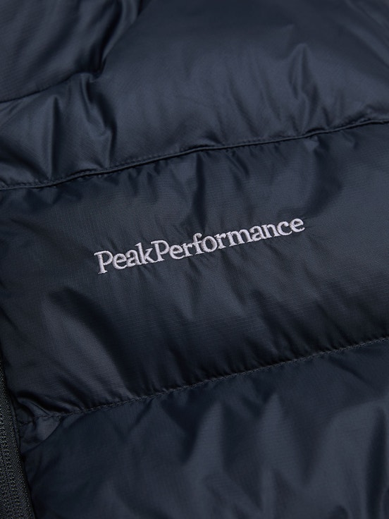 Navy Men Peak Performance Frost Explorer Vest | US-EWGJC1407