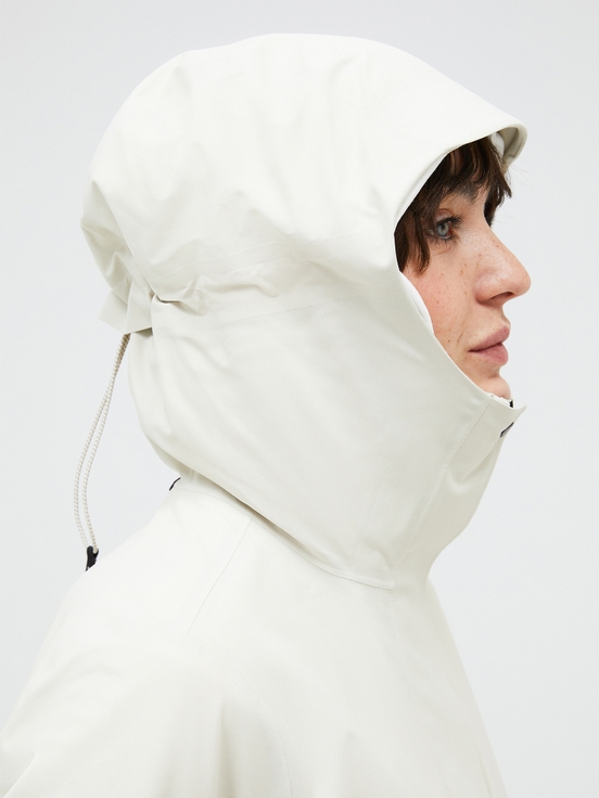 White Women Peak Performance Cloudburst Hipe 2.5l Shell Coat | US-ATZIH6157